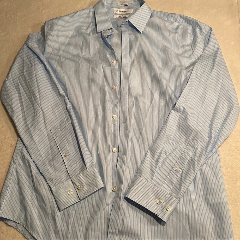 NWOT Calvin Klein’s Slim Fit Button Down No-iron